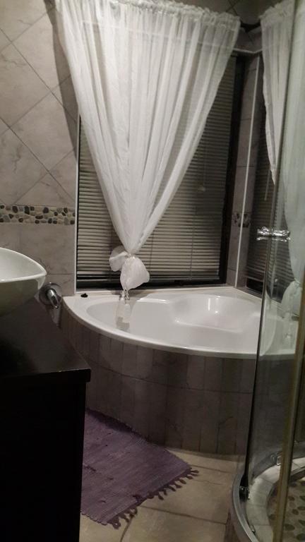 Khaya La Manzi Villa พอร์ตเอ็ดเวิร์ด ภายนอก รูปภาพ